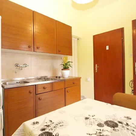 Apartment Fuer 2 Personen Ca 23 Qm In Medulin, Istrien Suedkueste Von Istrien
